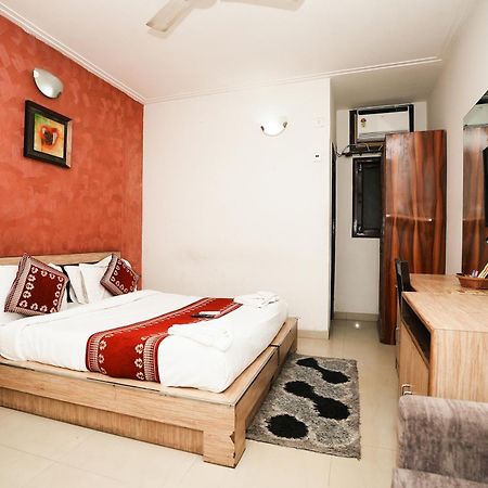 Hotel Om Paradise Near Igi Delhi Airport Yeni Delhi Dış mekan fotoğraf