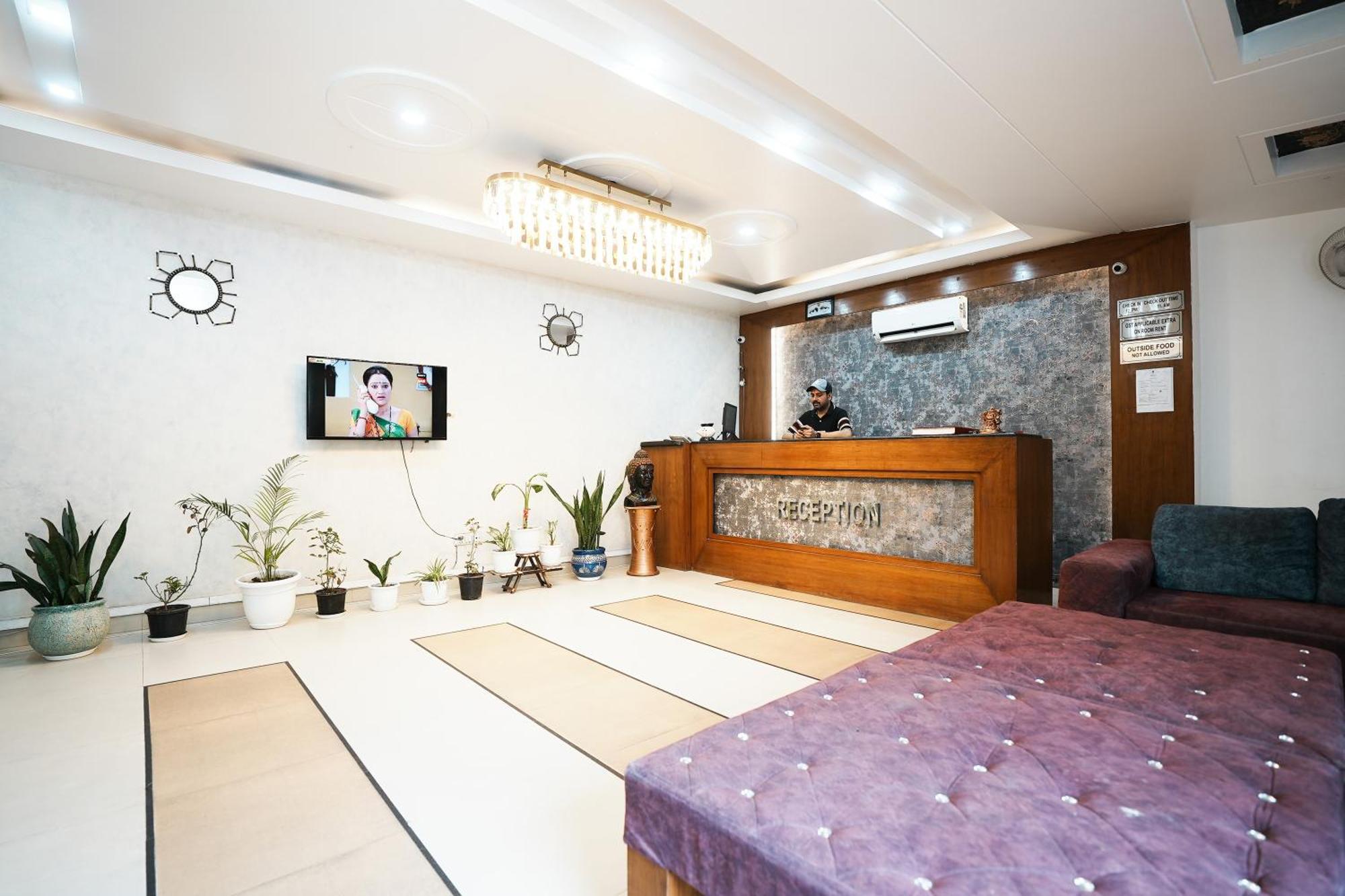Hotel Om Paradise Near Igi Delhi Airport Yeni Delhi Dış mekan fotoğraf