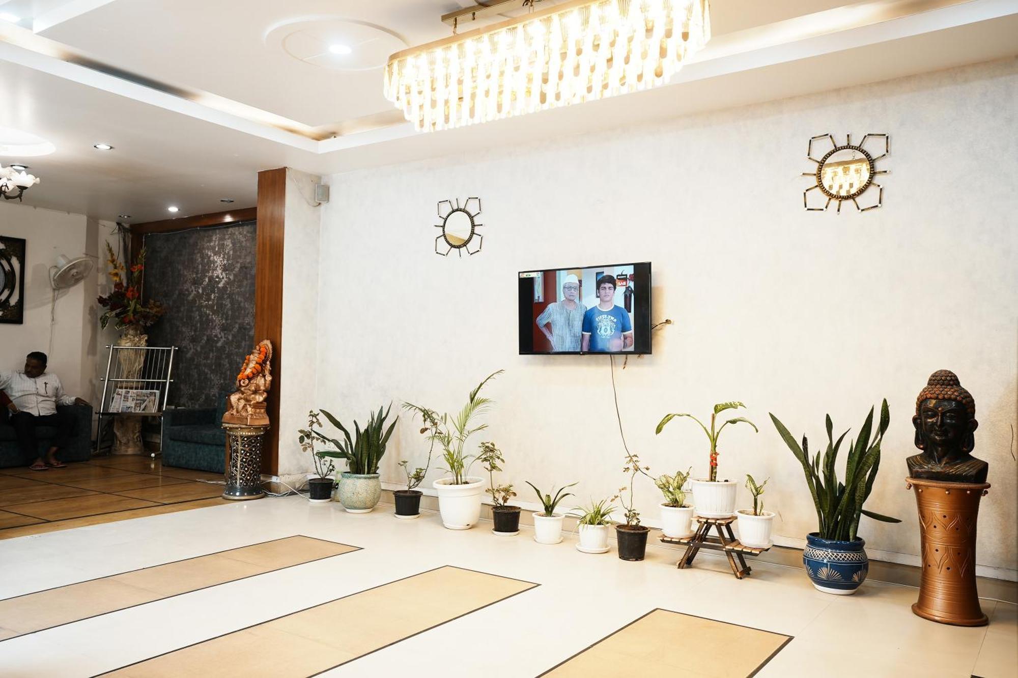 Hotel Om Paradise Near Igi Delhi Airport Yeni Delhi Dış mekan fotoğraf
