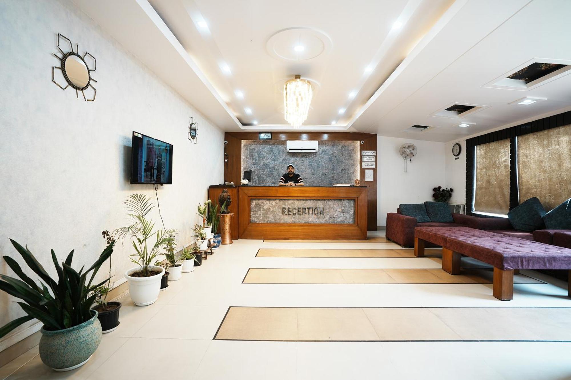 Hotel Om Paradise Near Igi Delhi Airport Yeni Delhi Dış mekan fotoğraf