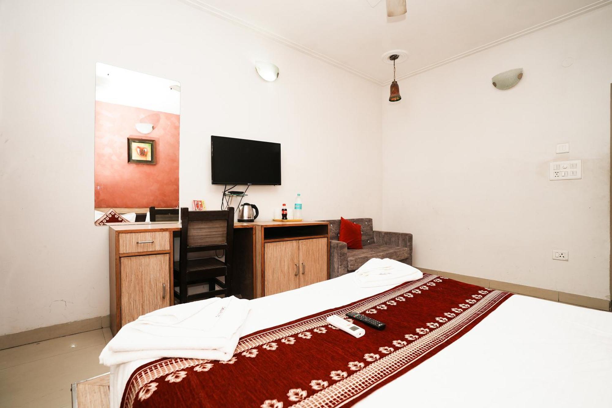 Hotel Om Paradise Near Igi Delhi Airport Yeni Delhi Dış mekan fotoğraf