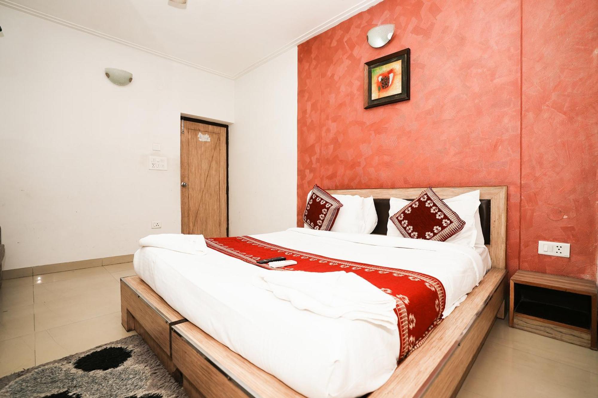 Hotel Om Paradise Near Igi Delhi Airport Yeni Delhi Dış mekan fotoğraf
