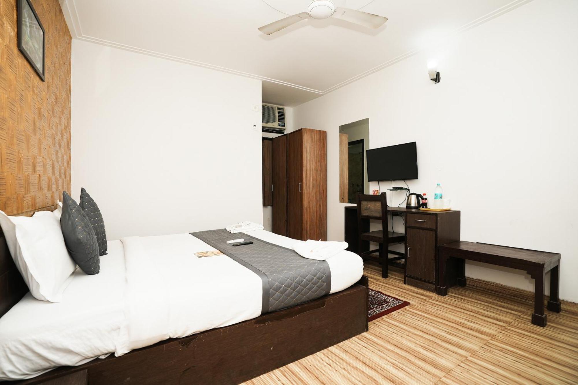 Hotel Om Paradise Near Igi Delhi Airport Yeni Delhi Dış mekan fotoğraf