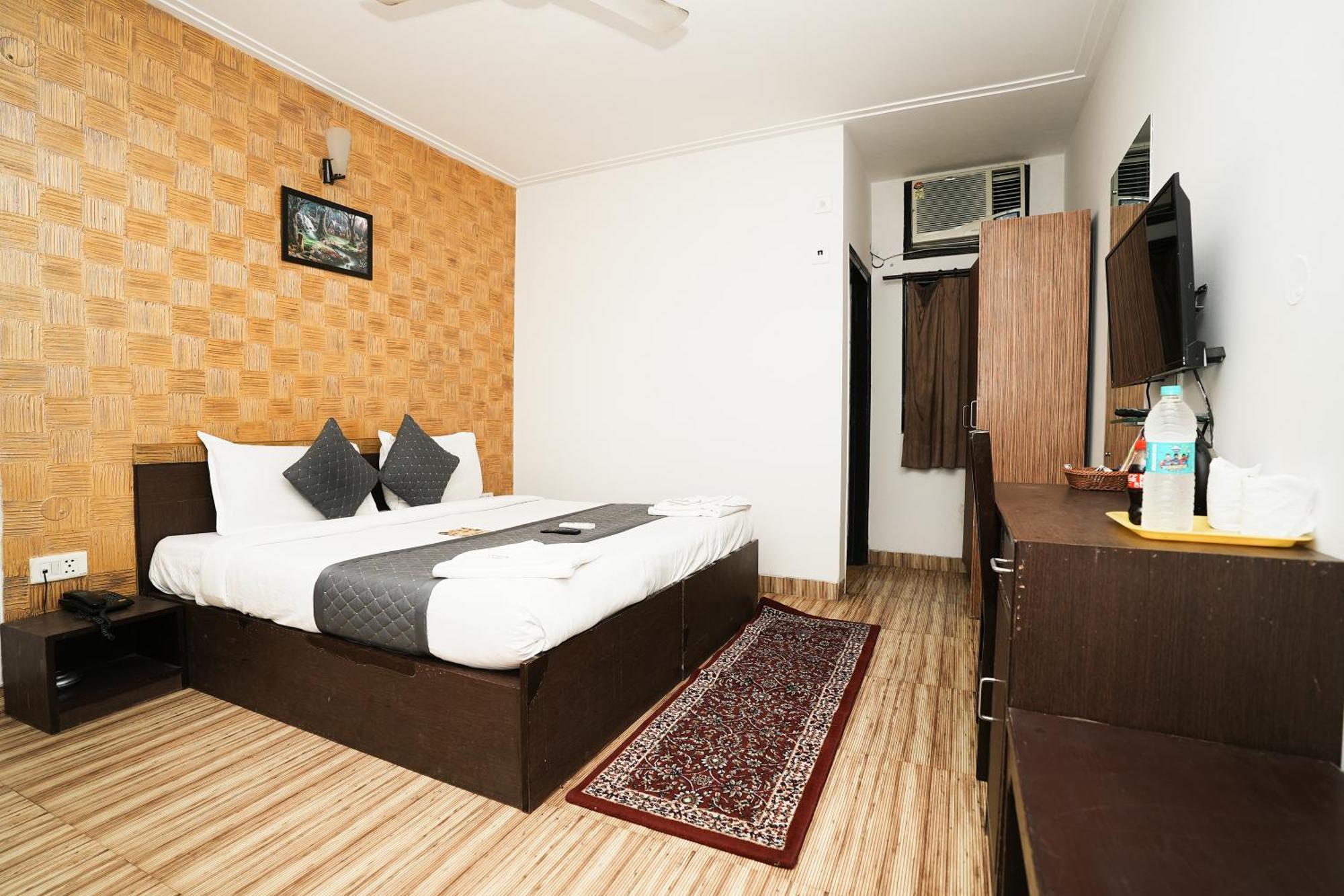 Hotel Om Paradise Near Igi Delhi Airport Yeni Delhi Dış mekan fotoğraf